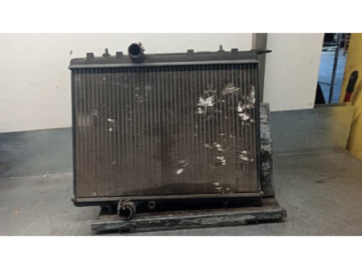 Replacement water radiator for Citroën C4 sedan 1.4 16V OEM IAM reference 1330N5 