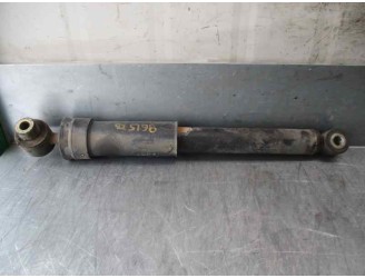 Recambio de amortiguador trasero izquierdo para renault megane i classic (la0) 1.9 diesel referencia OEM IAM 7700415822C 9100625