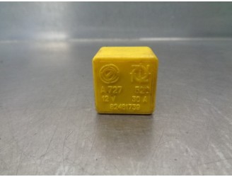 Replacement relay for Citroën Jumper closed box (1) 2.5 diesel CAT OEM IAM reference 82461739 