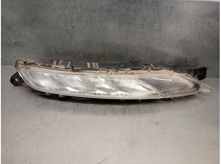 Recambio de piloto delantero derecho para citroën c4 picasso ii 1.2 thp 130 referencia OEM IAM 9676036280 89209001 VALEO