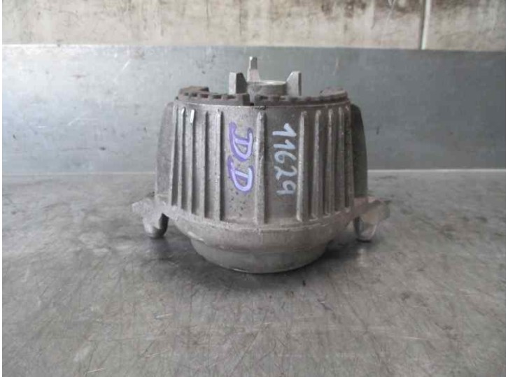 Recambio de soporte motor derecho para mercedes-benz clase c (w204) familiar 220 t cdi (204.208) referencia OEM IAM A2042400317 