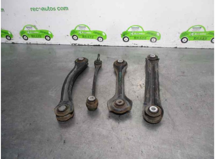 Recambio de brazo suspension inferior trasero izquierdo para mercedes-benz clase c (w203) berlina 1.8 cat referencia OEM IAM 