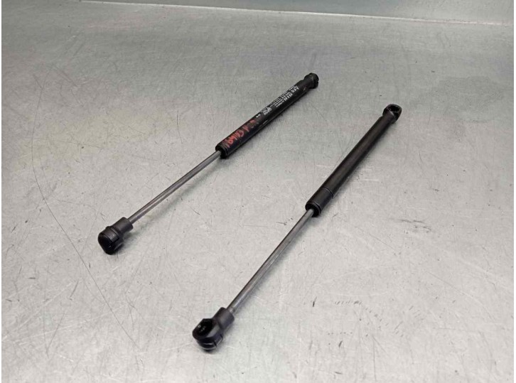 Replacement trunk / tailgate struts for Chevrolet Captiva 2.2 VCDi LT 2WD OEM IAM reference 82553691300 