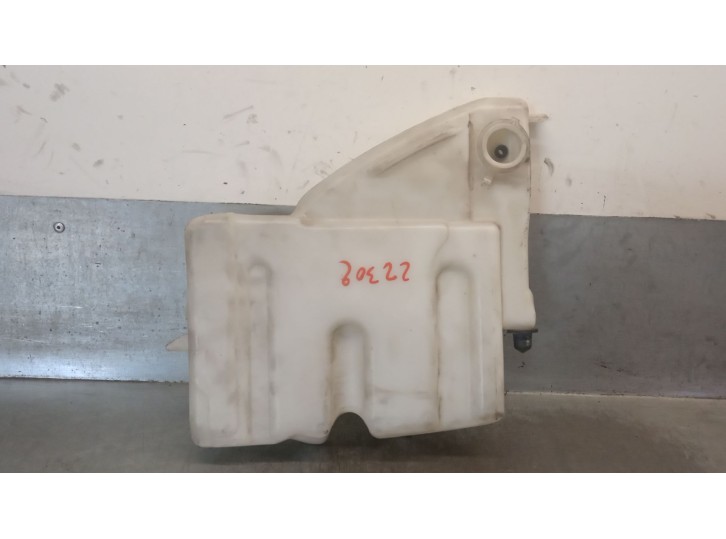 Recambio de deposito limpia para mitsubishi canter misubishi canter referencia OEM IAM 4M42  