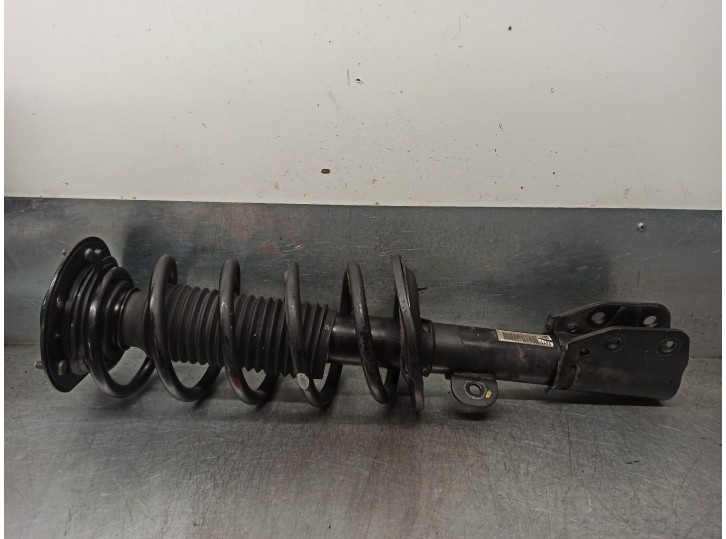 Replacement front right shock absorber for Chevrolet Captiva 2.2 VCDi LT 2WD OEM IAM reference 20945998 SA010B004 