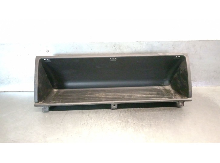 Recambio de guantera para mitsubishi canter misubishi canter referencia OEM IAM MK405126  