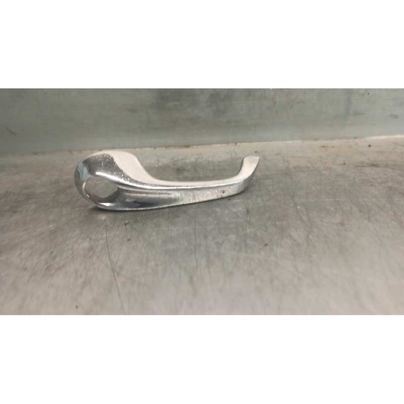 Recambio de maneta exterior porton para renault 4 berlina/familiar/furgoneta 1.1 referencia OEM IAM 7701348459  