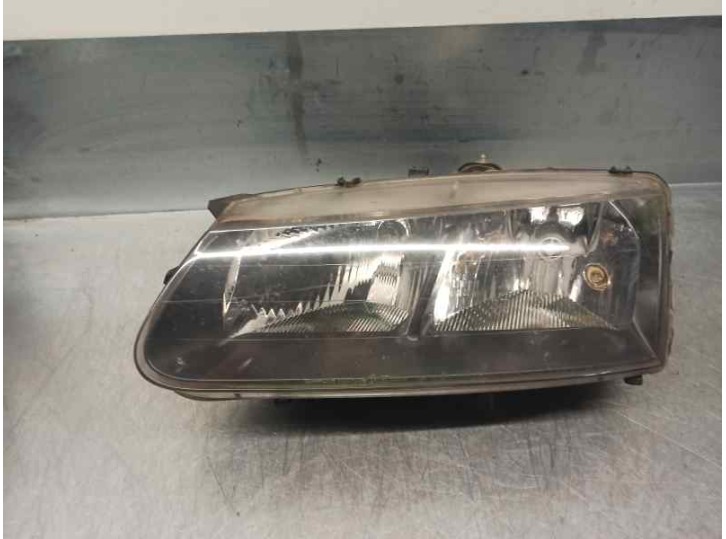 Recambio de faro izquierdo para renault safrane (b54) 2.2 dt (b54g) referencia OEM IAM 7701686824 88205357 VALEO