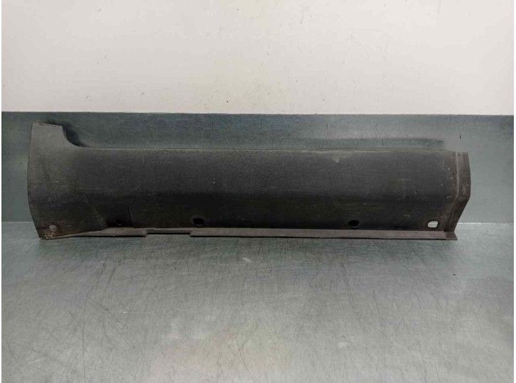 Recambio de molduras traseras para chevrolet captiva 2.2 vcdi lt 2wd referencia OEM IAM 22737921 
