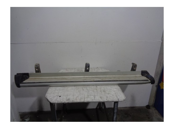 Recambio de estribo para mitsubishi l 200 (ka0/kb0) 2.5 di-d cat referencia OEM IAM MN146128 DERECHO 