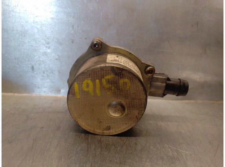 Replacement brake booster / vacuum pump for Renault Clio II Phase II (B/CB0) 1.5 dCi diesel OEM IAM reference 8200113585 72238