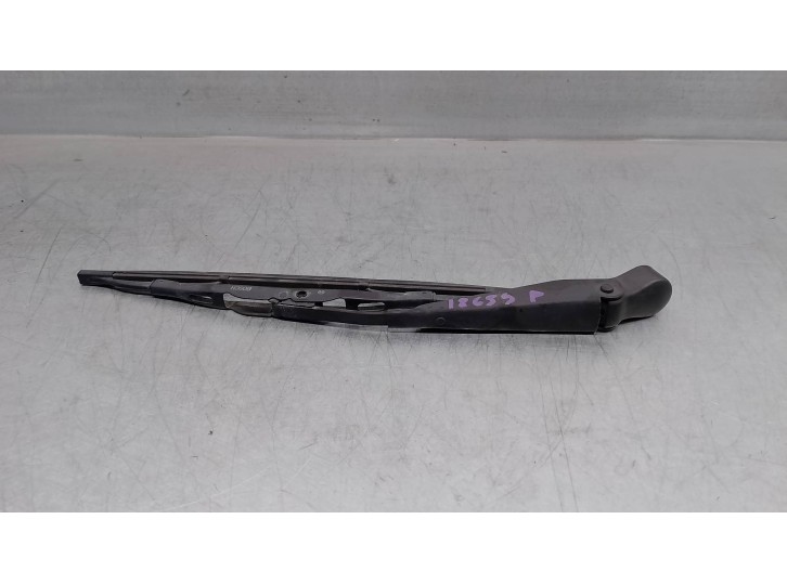 Recambio de brazo limpia trasero para ssangyong rodius 2.7 turbodiesel cat referencia OEM IAM 7853021000  