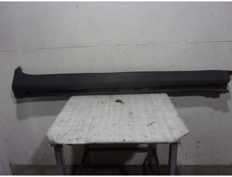 Recambio de faldon lateral para volvo xc90 2.4 diesel cat referencia OEM IAM 30653723 NEGRO DERECHO