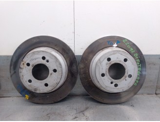 Recambio de disco freno trasero para mercedes-benz clase e (w211) e 200 cdi (211.007) referencia OEM IAM A2114230712 A2114230712