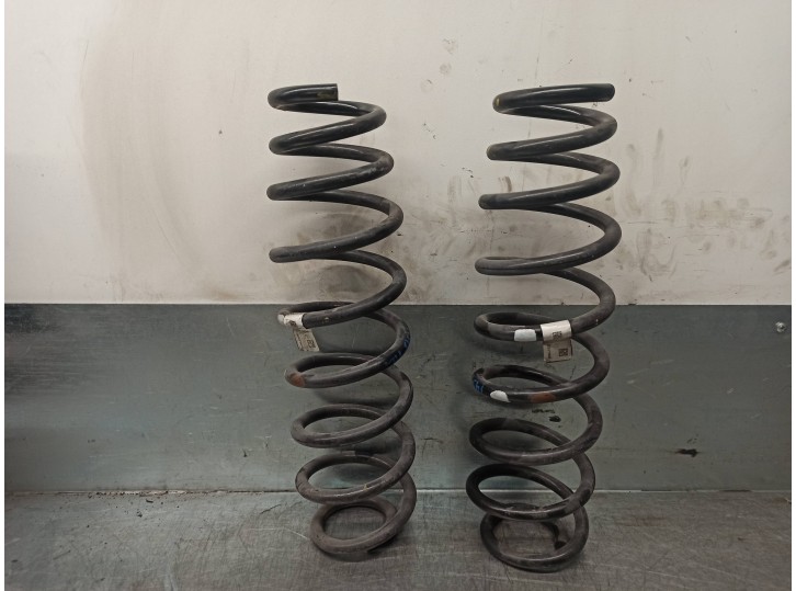 Replacement suspension spring for Kia XCeed 1.4 TGDi CAT OEM IAM reference 55350J7ZC0 