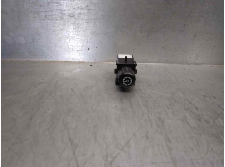 Recambio de interruptor para lexus is 250c 2.5 v6 cat referencia OEM IAM 8411948010  