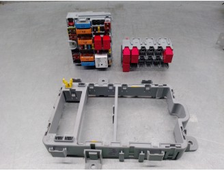 Recambio de caja reles / fusibles para alfa romeo giulia (952) 2.2 jtdm cat referencia OEM IAM 51987784 51882145 