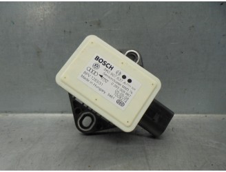 Replacement sensor for Audi A4 saloon (B8) 2.0 16V TDI OEM IAM reference 8K0907637A 0265005667 BOSCH