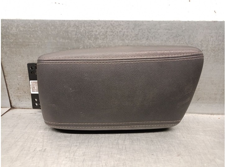 Recambio de apoyabrazos central para kia niro i (de) 1.6 gdi hybrid referencia OEM IAM 84660G5000CN1 84660G5000CN1 