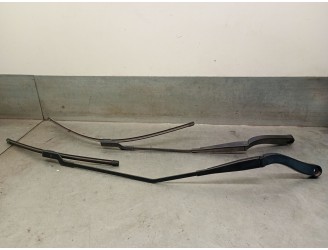 Recambio de brazo limpia delantero derecho para renault trafic iii autobús (jg_) 1.6 dci 95 (jgmr, jgmj) referencia OEM IAM 2888