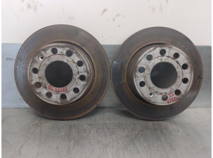 Recambio de disco freno trasero para volkswagen golf vi (5k1) 1.6 tdi dpf referencia OEM IAM 1K0615601AB  