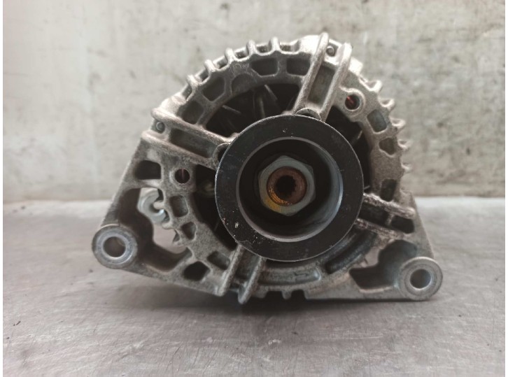 Replacement alternator for Opel Astra H Saloon 1.4 16V OEM IAM reference 13222930 0124325171 BOSCH