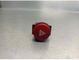 Replacement hazard switch for Hyundai Getz (TB) 1.5 CRDi CAT OEM IAM reference 937901C500 