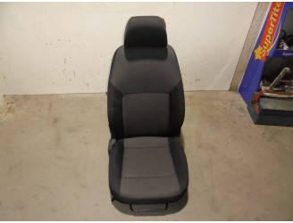 Recambio de asiento delantero derecho para skoda rapid 1.2 8v tsi referencia OEM IAM TELA NEGRA Y GRIS 5 PUERTAS