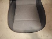 Recambio de asiento delantero derecho para skoda rapid 1.2 8v tsi referencia OEM IAM TELA NEGRA Y GRIS 5 PUERTAS