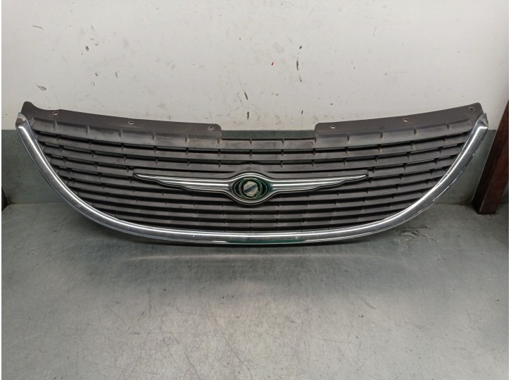 Replacement front grille for Chrysler Voyager IV (RG, RS) 2.5 CRD OEM IAM reference 4857522AA 