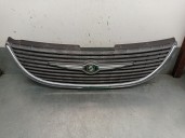 Replacement front grille for Chrysler Voyager IV (RG, RS) 2.5 CRD OEM IAM reference 4857522AA 