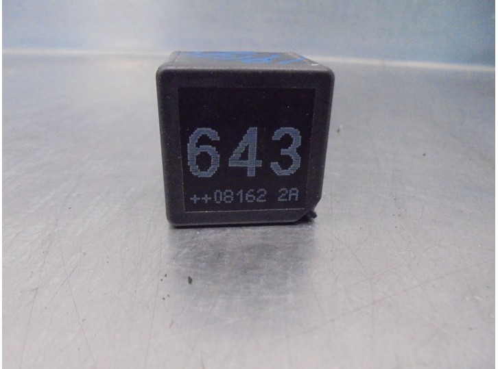 Recambio de rele para audi a4 ber. (b8) 2.0 16v tdi referencia OEM IAM 8K0951253  