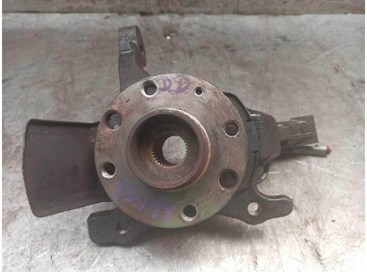 Recambio de mangueta delantera derecha para opel astra h ber. 1.4 16v referencia OEM IAM   