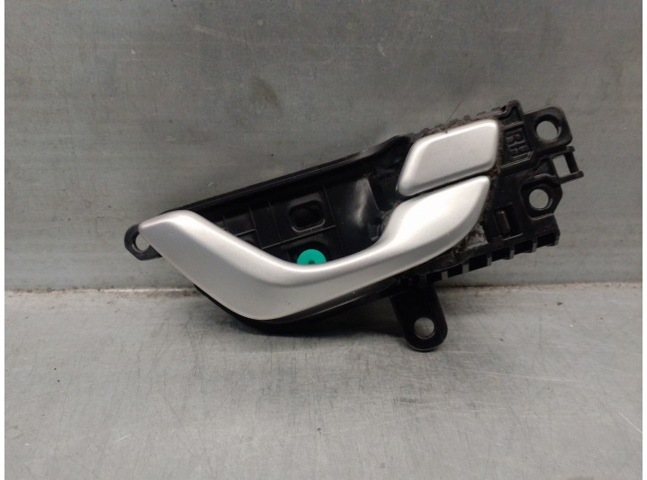 Replacement right front interior door handle for Hyundai Ioniq OEM IAM reference 82623G2000 5 DOORS