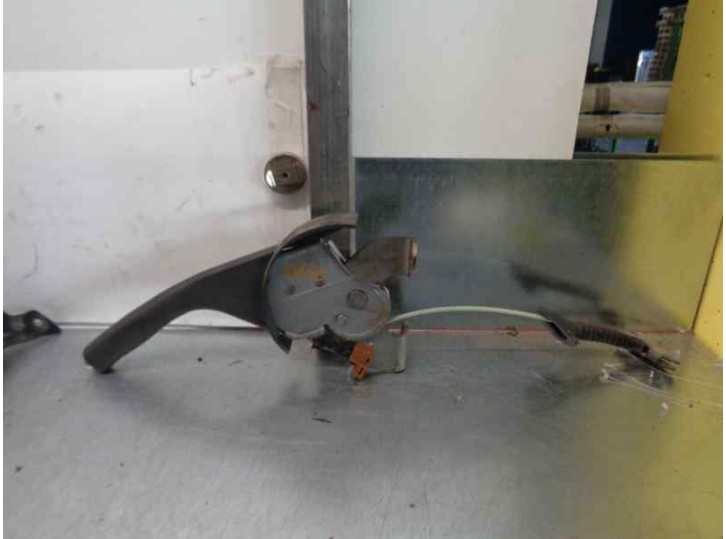 Replacement handbrake lever for Toyota Corolla Verso (E12) 2.0 turbodiesel cat OEM IAM reference 4620113040B0 