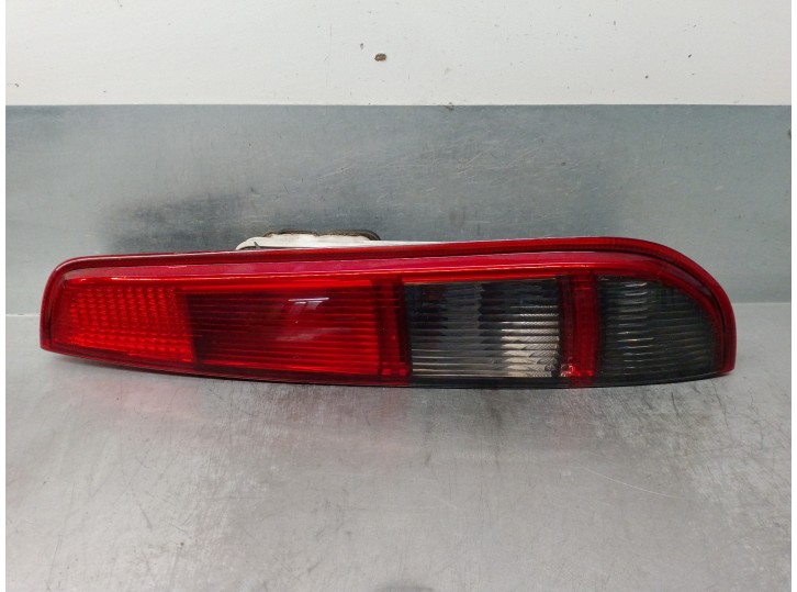 Recambio de piloto trasero derecho para ford focus sportbreak (cap) 1.6 tdci cat referencia OEM IAM 4M5113404F 
