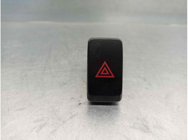 Replacement hazard warning switch for Kia Cerato 1.6 cat OEM IAM reference 864W03330 