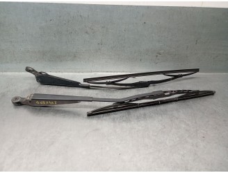 Recambio de brazo limpia trasero para ford transit connect (tc7) 1.8 tdci cat referencia OEM IAM 2T1417C419CB 1520302 