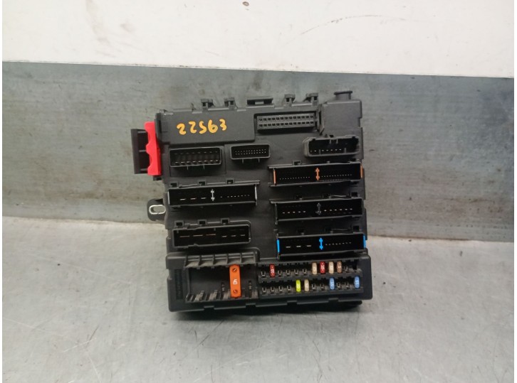 Recambio de caja reles / fusibles para opel vectra c gts (z02) 2.0 16v turbo (f68) referencia OEM IAM 13189926 13189926 