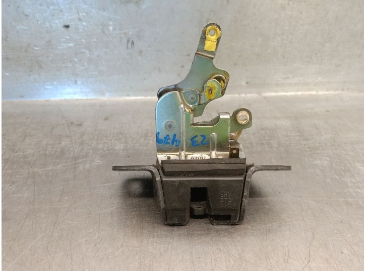 Recambio de cerradura maletero / porton para ssangyong rodius 2.7 turbodiesel cat referencia OEM IAM 7141021002 7141021002 