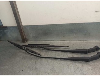 Recambio de brazo limpia delantero derecho para hyundai i20 i (pb, pbt) 1.2 referencia OEM IAM 98321C8000 
