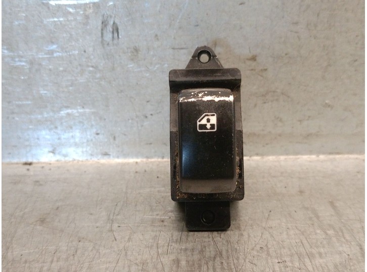 Recambio de mando elevalunas delantero derecho para ssangyong rodius 2.7 turbodiesel cat referencia OEM IAM 621W05450 