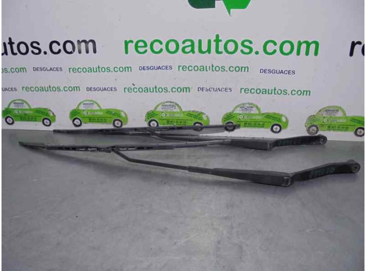 Recambio de brazo limpia delantero derecho para tata safari ex safari 2.0 referencia OEM IAM 