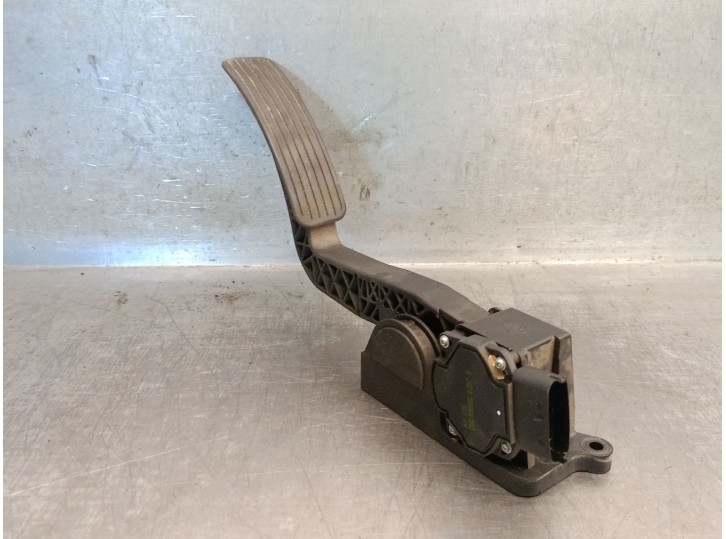 Recambio de potenciometro pedal para ssangyong rodius 2.7 turbodiesel cat referencia OEM IAM 2055021004 2055021004 