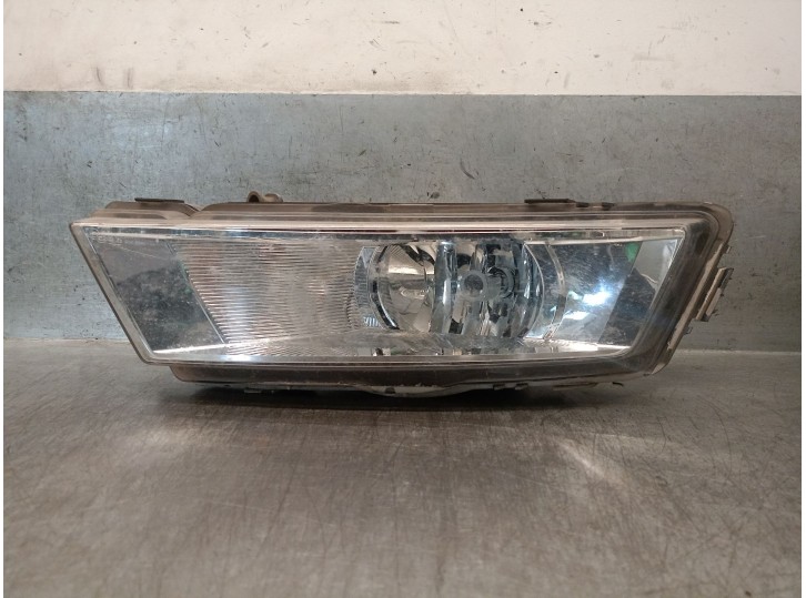 Recambio de faro antiniebla izquierdo para skoda rapid (nh3, nk3, nk6) 1.6 tdi referencia OEM IAM 5JA941699 5JA941701 