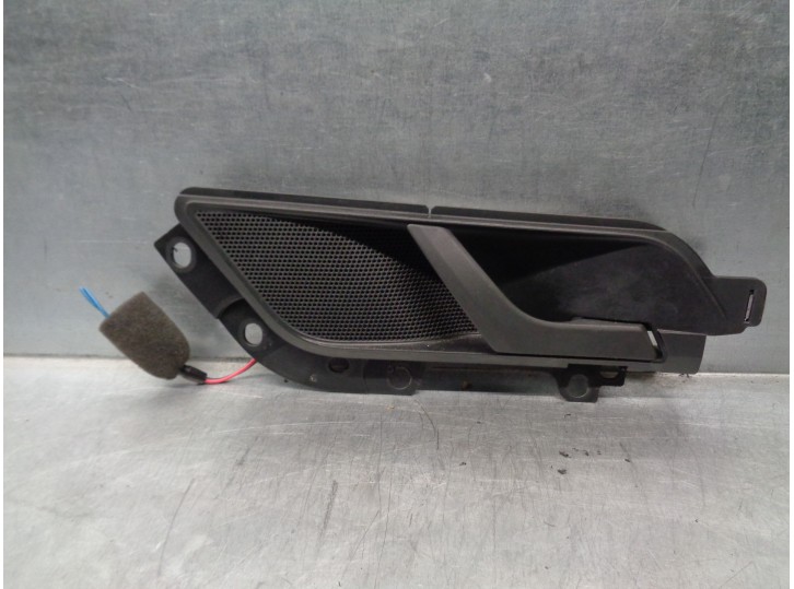 Recambio de maneta interior delantera derecha para skoda rapid 1.2 8v tsi referencia OEM IAM 5JB867012  