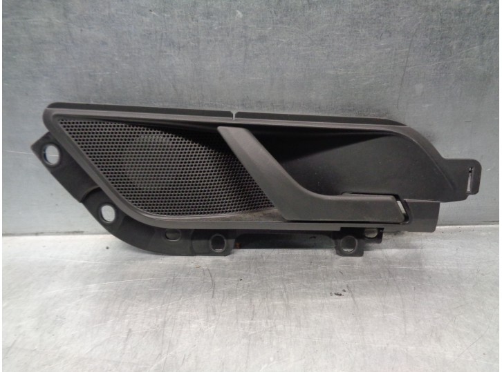 Recambio de maneta interior trasera derecha para skoda rapid 1.2 8v tsi referencia OEM IAM 5JB867012  