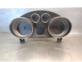 Recambio de cuadro instrumentos para opel insignia a sedán (g09) 2.0 cdti (69) referencia OEM IAM 13327313 1256471 A2C53370221