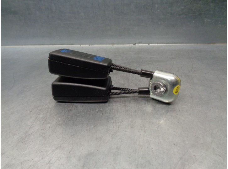 Recambio de enganche cinturon para skoda rapid 1.2 8v tsi referencia OEM IAM 5JA857488QVZ  