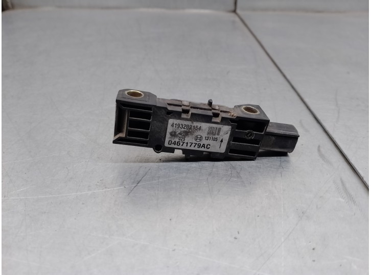 Recambio de sensor impacto para chrysler 300 c 3.0 crd cat referencia OEM IAM 04671779AC 